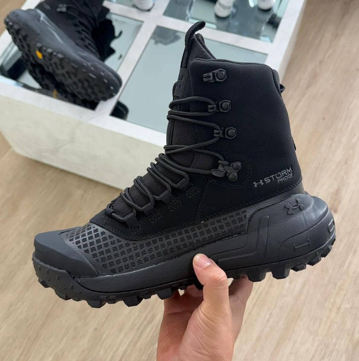 Bota táctica Under Armour Storm color Negro